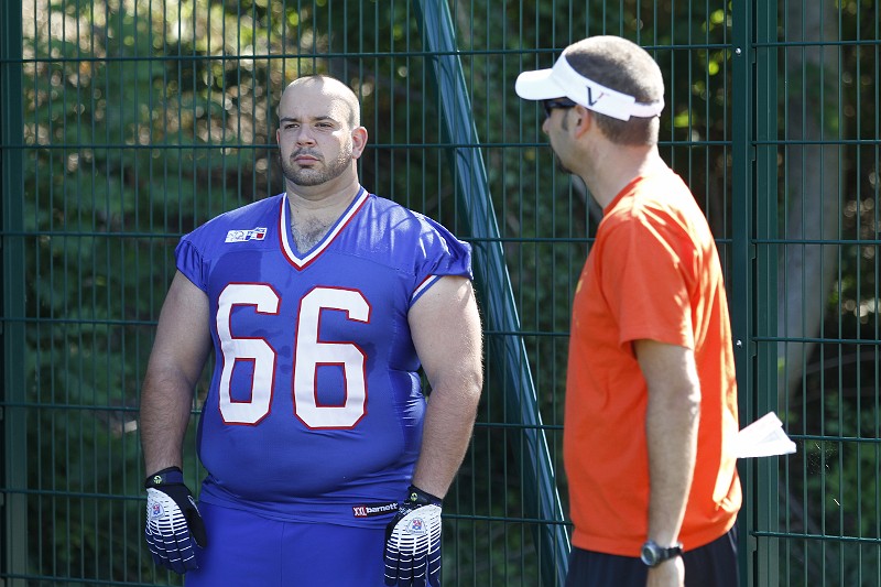 EDF2010_Stras_1442.JPG - Steeve Guersent et le coach de la ligne offensive Emmanuel Maguet